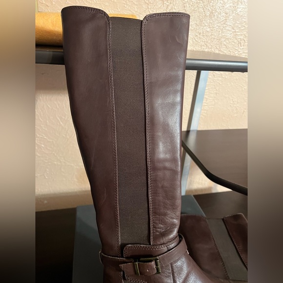 Vince Camuto Pipper boots size 7M. - Picture 9 of 15